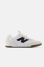 Load image into Gallery viewer, NEW BALANCE CLASSICS SNEAKERS