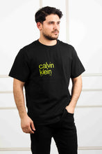 Load image into Gallery viewer, GRAPHIC TEE