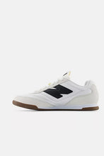 Load image into Gallery viewer, NEW BALANCE CLASSICS SNEAKERS