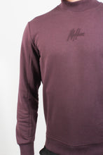 Load image into Gallery viewer, TURTLE CREWNECK SWEATER